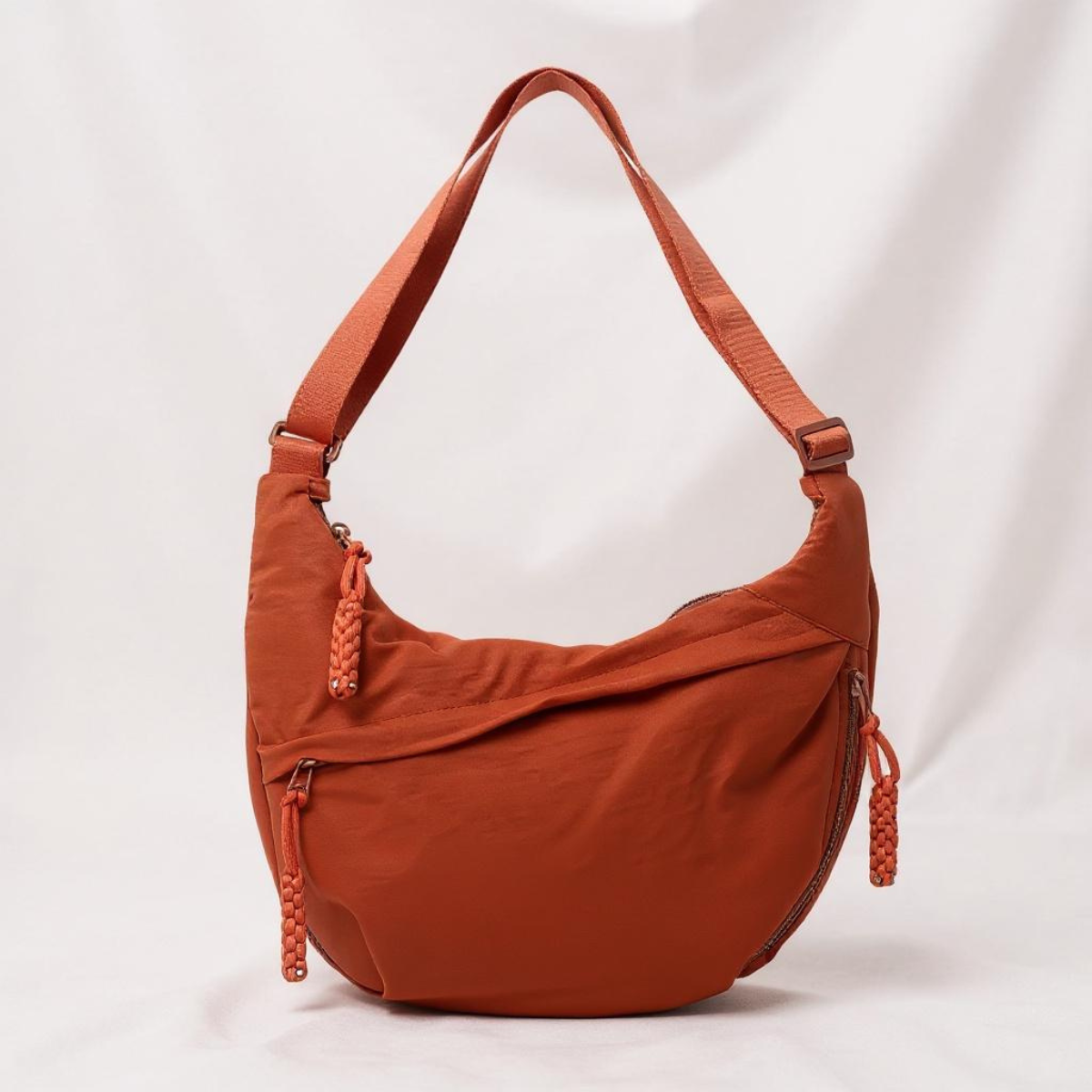 Luna | Elegante Halbmond-Schultertasche