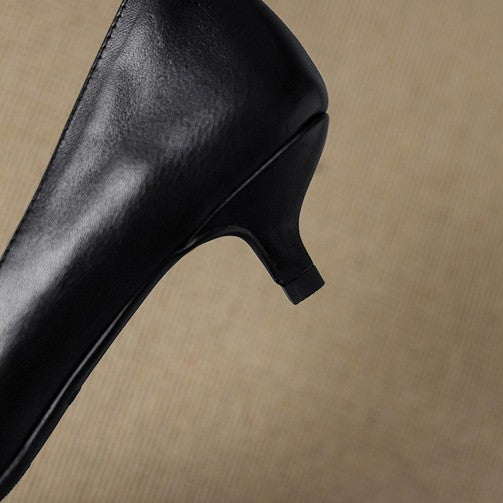 Orlisse Leder Kitten Heel Pumps
