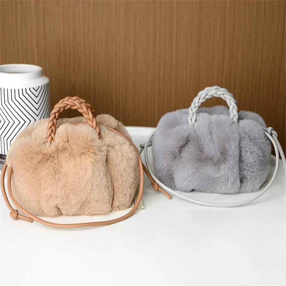Blesilda | Plüsch-Handtasche mit Geflochtenem Griff