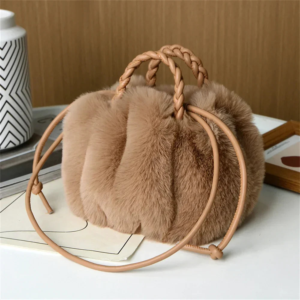 Blesilda | Plüsch-Handtasche mit Geflochtenem Griff