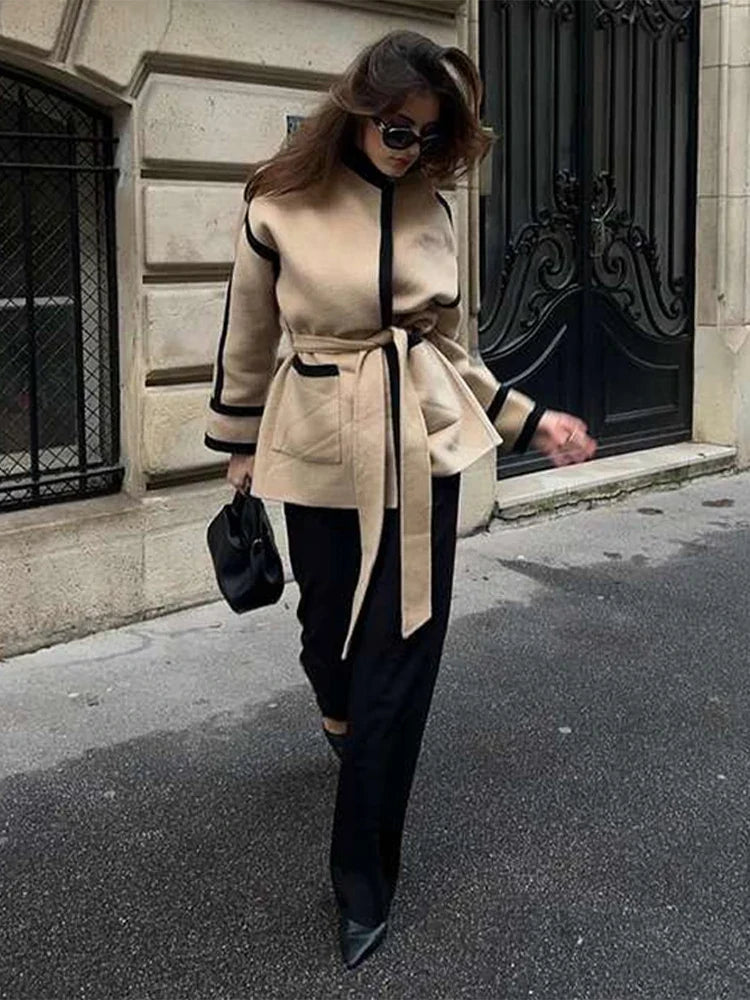 Lova | Modische Beige Jacke