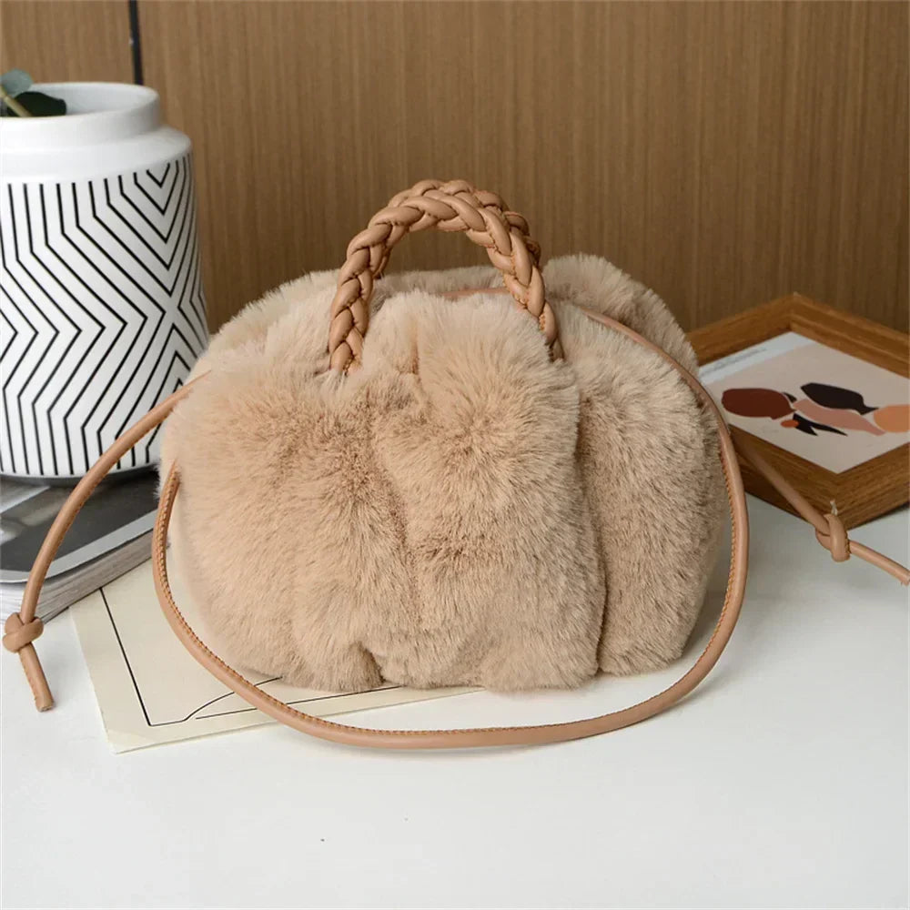 Blesilda | Plüsch-Handtasche mit Geflochtenem Griff