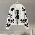 Annabel | Stilvoller Pullover mit Spitzenverschluss