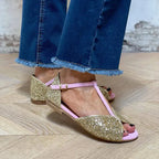 LEDER-SANDALEN MIT T-RIEGEL UND STABILEM ABSATZ