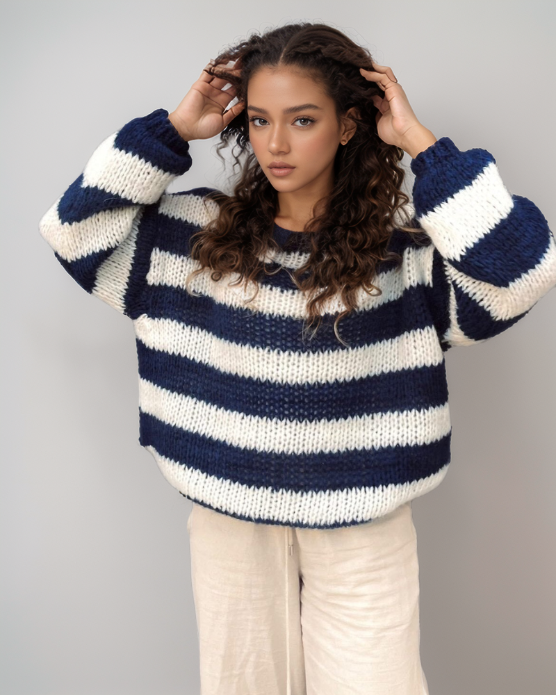 "Louisa | Gestreifter Strickpullover" can be rewritten as "Louisa | Streifenmuster Strickpullover".