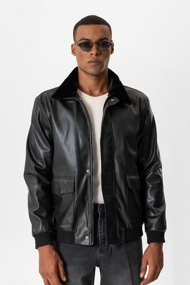 "Emil | Jacke mit Doppelten Taschen" could be rewritten as "Emil | Jacke mit Zwei praktischen Taschen".