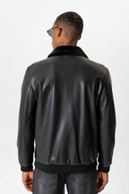 "Emil | Jacke mit Doppelten Taschen" could be rewritten as "Emil | Jacke mit Zwei praktischen Taschen".