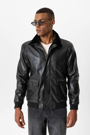 "Emil | Jacke mit Doppelten Taschen" could be rewritten as "Emil | Jacke mit Zwei praktischen Taschen".