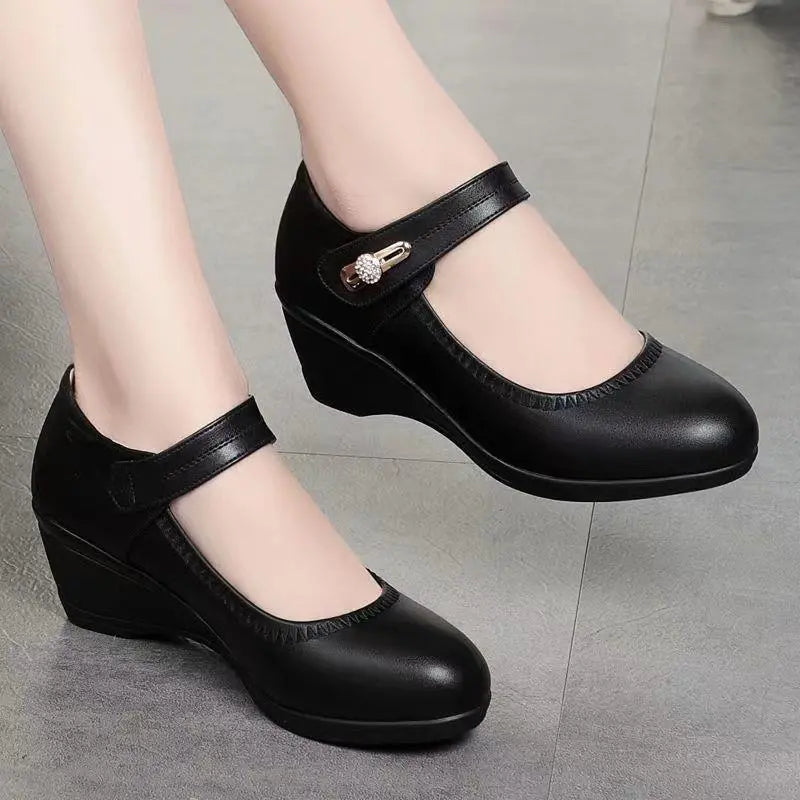 Amaya | Leder-Absatzschuhe mit Schnallenriemen