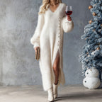 Sandy | Plüschiges Maxikleid mit V-Ausschnitt und Schlitz