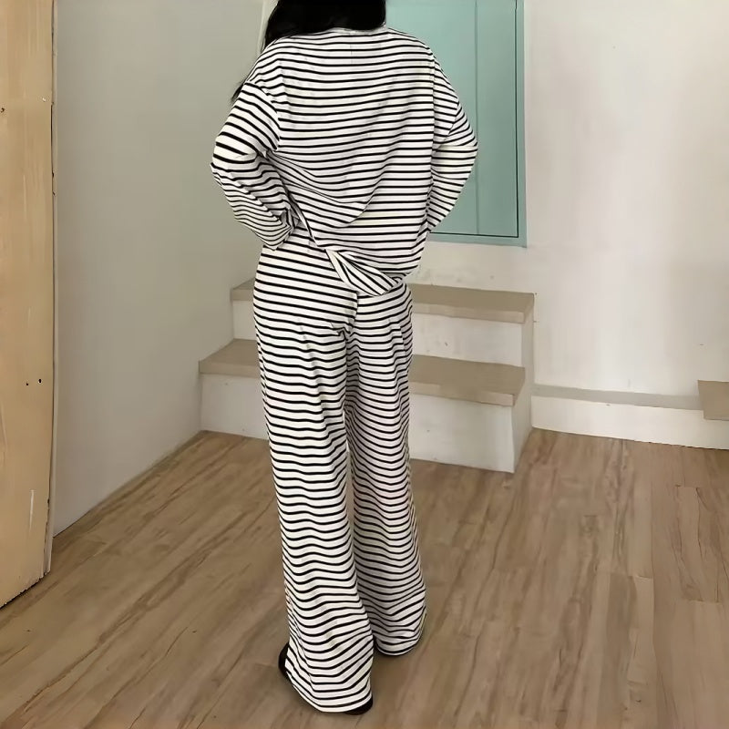 Aunora | Zweiteiliges gestreiftes Pyjama-Set
